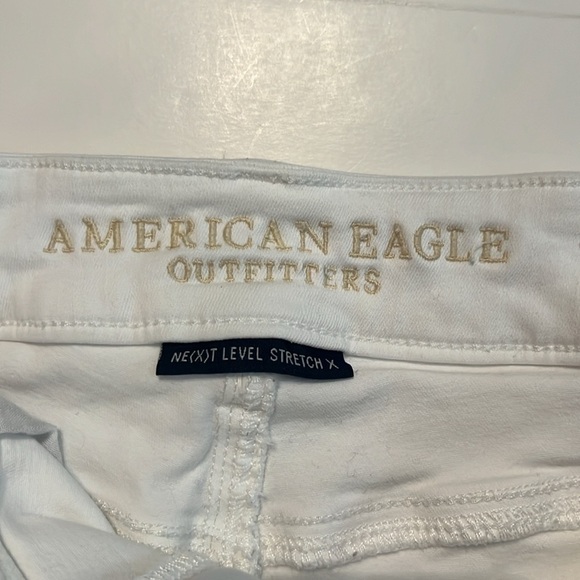 American Eagle Outfitters White Midi Short Raw Hem Shorts Size 10 - Picture 9 of 13